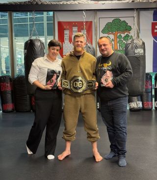 Titul je doma. 🏆🥩 Erik Tlkanec to v ringu zvládol ako pán a my v Chute Španielska sme stáli pri ňom tak, ako to máme radi...